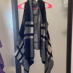 Black and white wide-check shrug